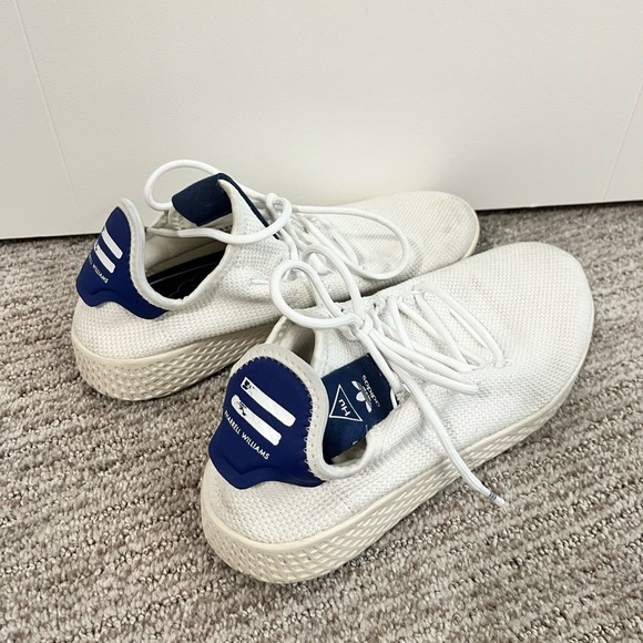 pharrell williams tennis shoes